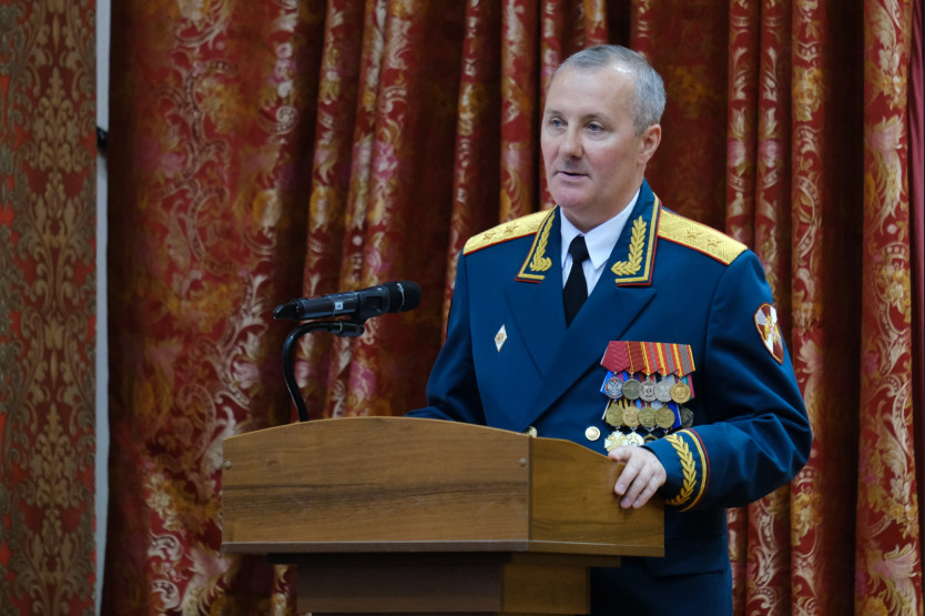 Нового командующего Сибирским округом войск национальной гвардии РФ представили сотрудникам и военнослужащим