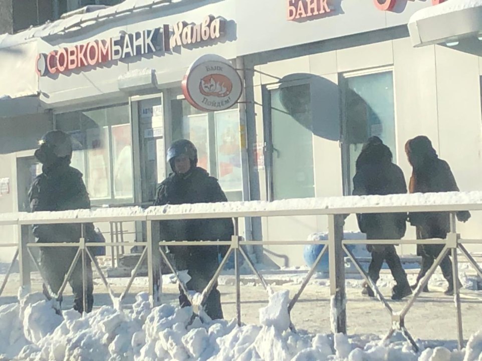 Ограждения и люди в форме: центр Новосибирска вновь защищают от несанкционированных шествий (фото) - Картинка