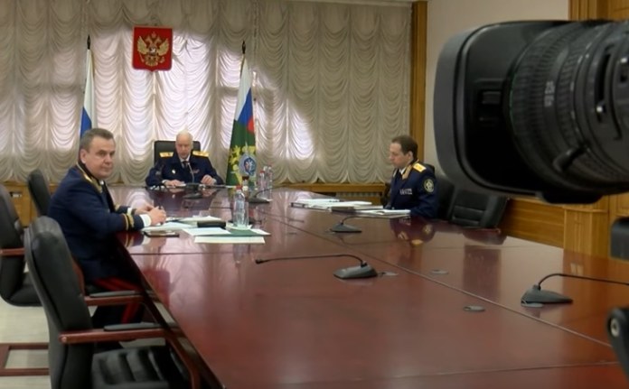 Миниатюра для: Источники сообщили об уходе в отставку главы СУ СКР по Новосибирской области