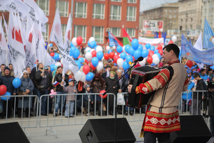 Миниатюра для: Президент РФ объявил дни между майскими праздниками нерабочими