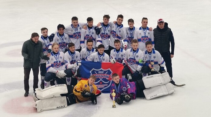 Новосибирские спортсмены взяли «бронзу» на первенстве России по хоккею с мячом