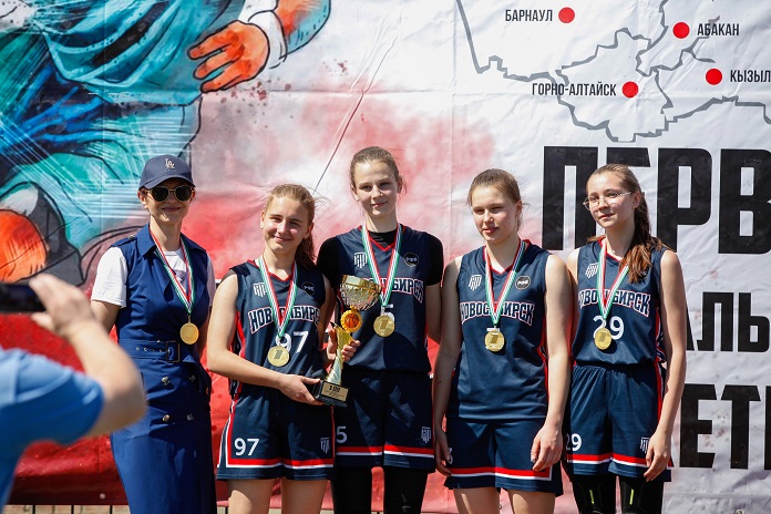Новосибирские баскетболистки стали лучшими на первенстве СФО