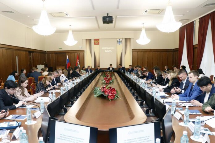 В Заксобрании Новосибирской области состоялось первое заседание Молодёжного парламента V созыва